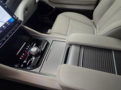 2026 Jeep Grand Wagoneer - Photo 25