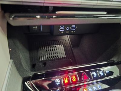 2026 Jeep Grand Wagoneer - Photo 29