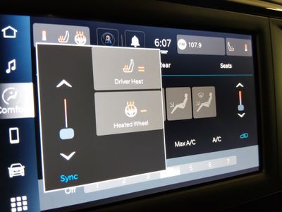 2023 Chrysler Voyager - Photo 18