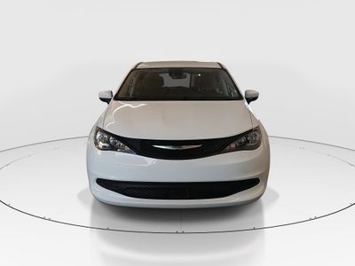 2023 Chrysler Voyager - Photo 2