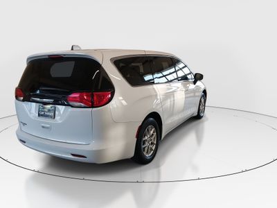 2023 Chrysler Voyager - Photo 7