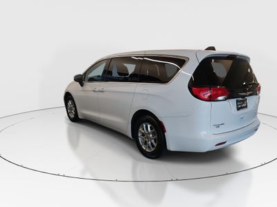 2023 Chrysler Voyager - Photo 5