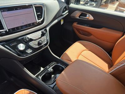 2026 Chrysler Pacifica - Photo 25