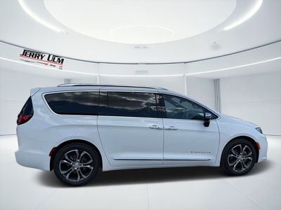 2026 Chrysler Pacifica - Photo 2