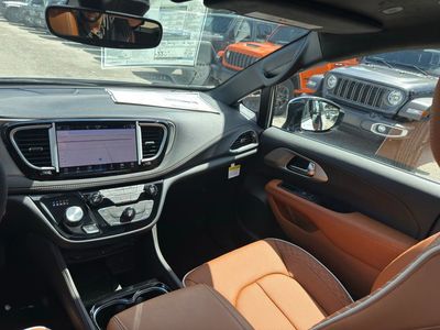 2026 Chrysler Pacifica - Photo 43