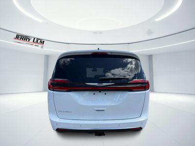 2026 Chrysler Pacifica - Photo 4