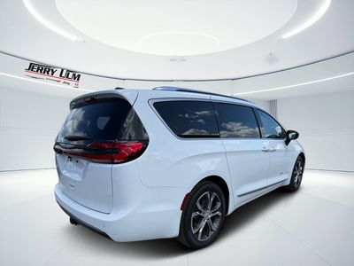 2026 Chrysler Pacifica - Photo 3