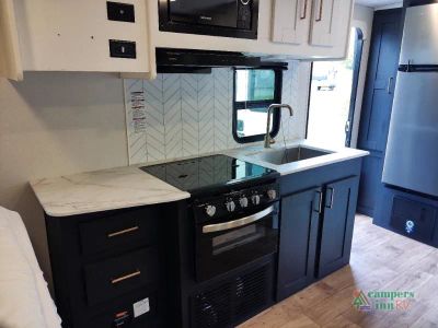 2024 Heartland Mallard — photo 18 view