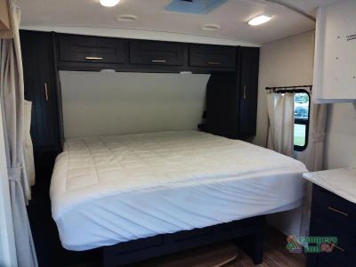 2024 Heartland Mallard — photo 17 view