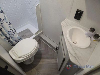 2021 Forest River RV Wildwood FSX — photo 25 view