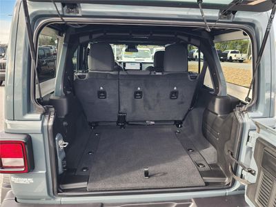 2026 2025 Jeep Wrangler - Photo 4