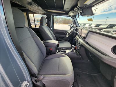 2026 2025 Jeep Wrangler - Photo 6
