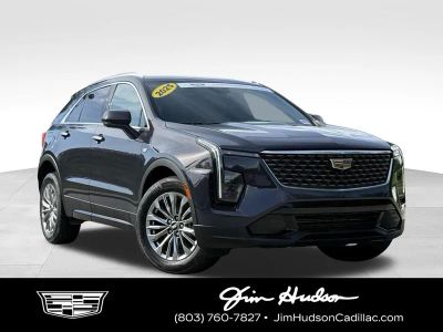 2025 Cadillac XT4 Premium Luxury in Midnight — front three-quarter view