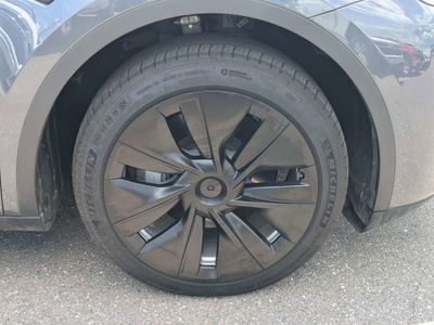 2023 Tesla Model Y - Photo 10