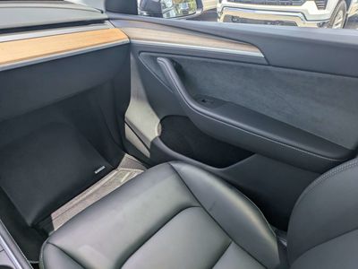 2023 Tesla Model Y - Photo 16
