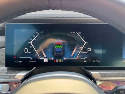 2025 BMW i7 - Photo 16