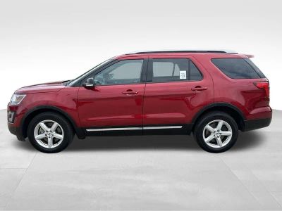 2016 Ford Explorer — side profile view