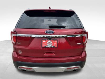 2016 Ford Explorer — detail view