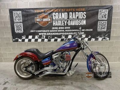 2005 Indian Motorcycle® CUSTOM — front three-quarter view