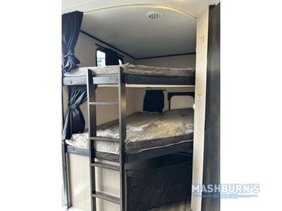 2024 Jayco Jay Feather — photo 10 view