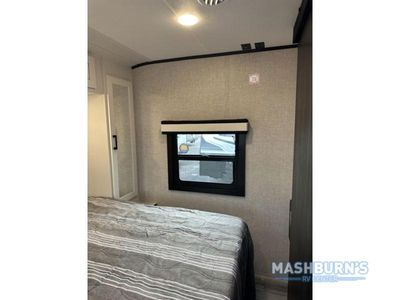 2024 Jayco Jay Feather — photo 19 view