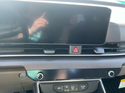2026 Kia Carnival — photo 12 view