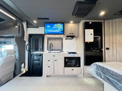 2026 Grand Design LINEAGE SERIES M - Photo 7