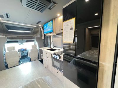2026 Grand Design LINEAGE SERIES M - Photo 8