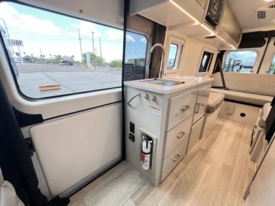2027 Thor Motor Coach SEQUENCE - Photo 6