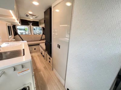 2027 Thor Motor Coach SEQUENCE - Photo 11