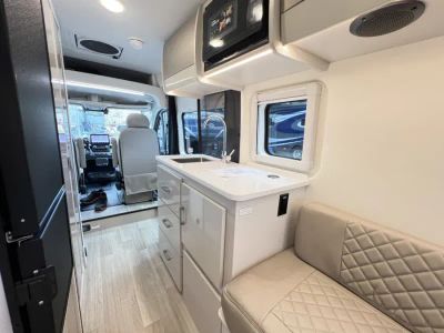 2027 Thor Motor Coach SEQUENCE - Photo 7