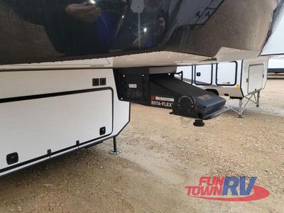 2023 Forest River RV Cardinal Luxury - Photo 9
