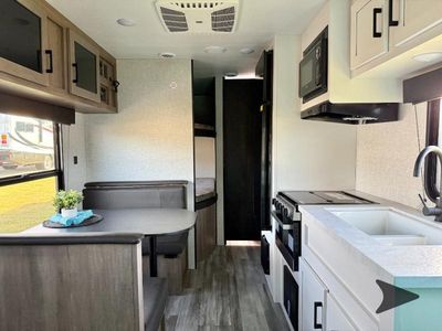 2024 Jayco Jay Flight — photo 10 view