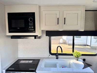 2024 Jayco Jay Flight — photo 23 view