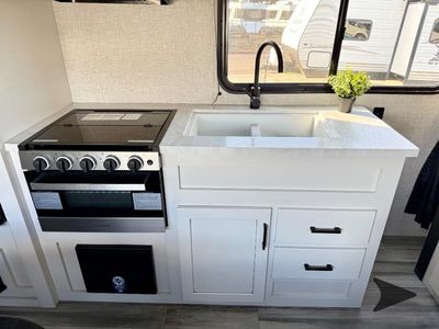 2024 Jayco Jay Flight — photo 26 view