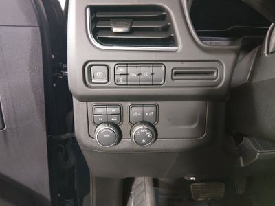 2024 Chevrolet Suburban - Photo 13