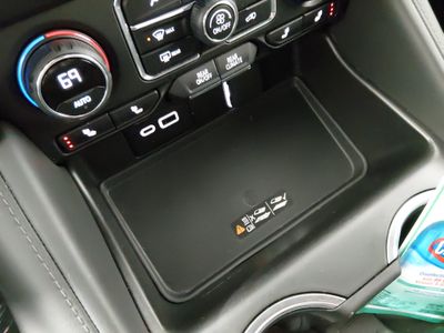 2024 Chevrolet Suburban - Photo 20
