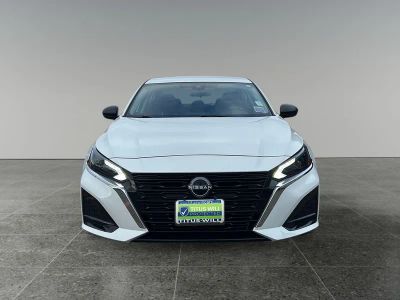 2025 Nissan Altima — side profile view