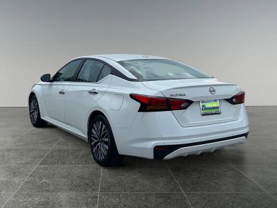 2025 Nissan Altima — detail view