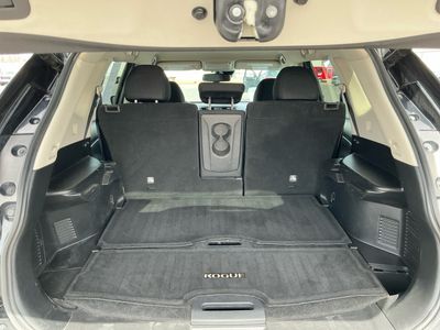 2020 Nissan Rogue — photo 17 view