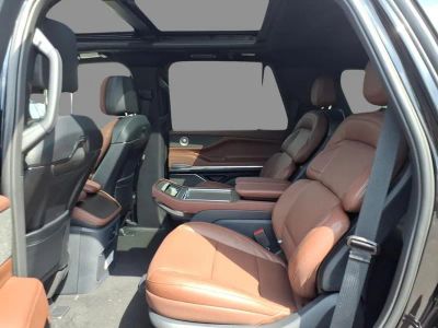 2027 Lincoln Navigator — detail view