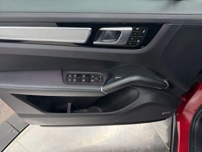 2023 Porsche Cayenne Coupe - Photo 17