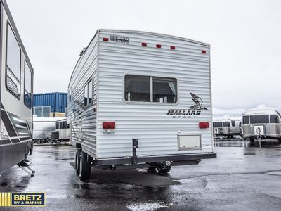 2007 Fleetwood RV Mallard — interior view