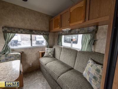 2007 Fleetwood RV Mallard — photo 11 view