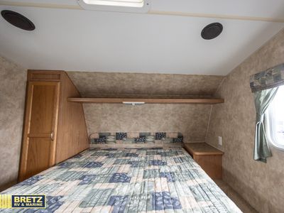 2007 Fleetwood RV Mallard — photo 22 view