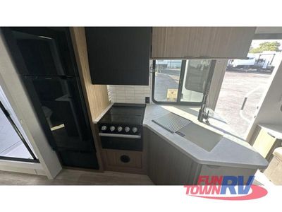 2025 Forest River RV Salem Cruise Lite — photo 14 view