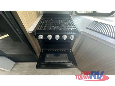 2025 Forest River RV Salem Cruise Lite — photo 17 view