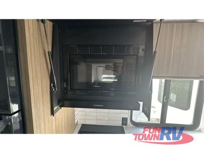 2025 Forest River RV Salem Cruise Lite — photo 18 view