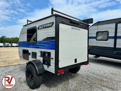 2025 Sunset Park RV Sunray — interior view