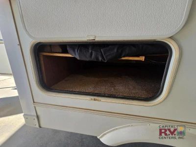2009 Dutchmen RV Denali — detail view